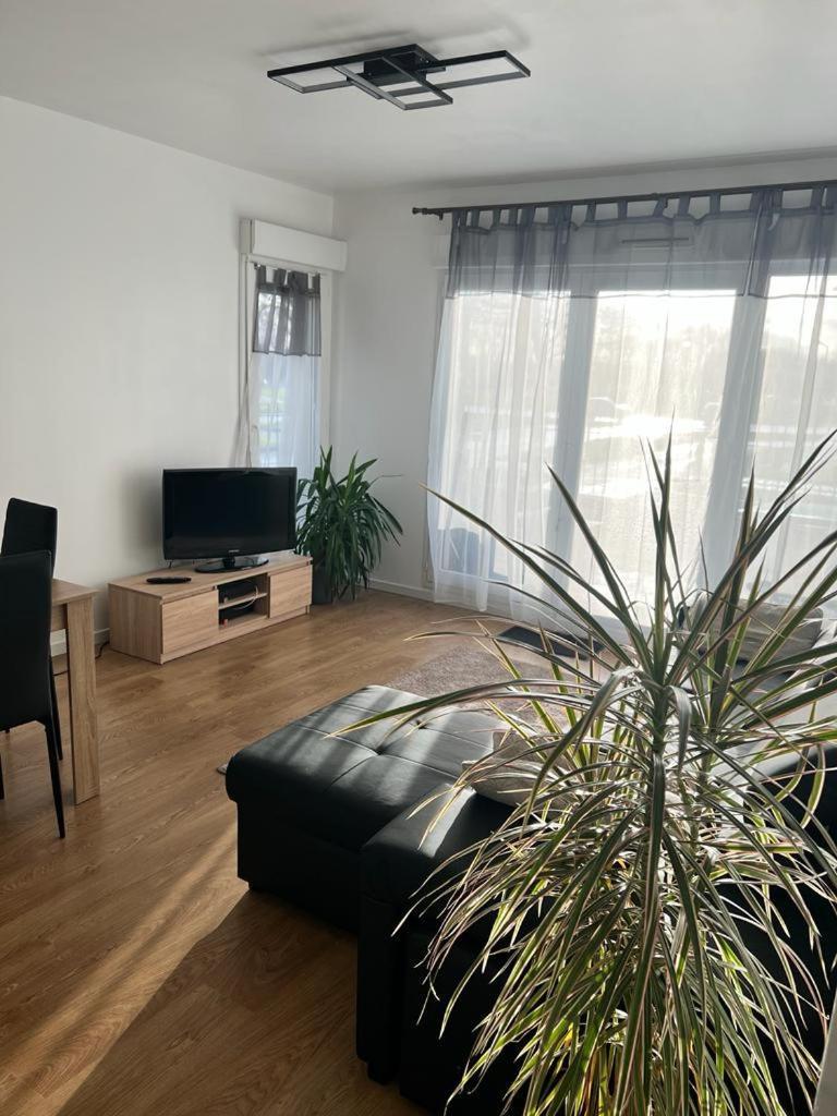 Appartement 5Min Gare Rer Disneyland Paris Val D'Europe La Vallee Village Parking Inclus モンテヴラン エクステリア 写真